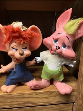 Very vintage mouse and bunny banks from 1970 . By Roy Des